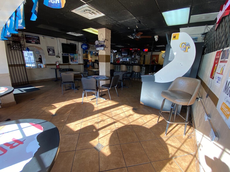 More Photos Of 7147 Harrisburg Blvd, Houston Restaurant For Sale