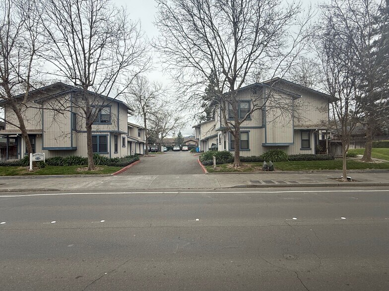 Primary Photo Of 6649 Montecito Blvd, Santa Rosa Apartments For Sale