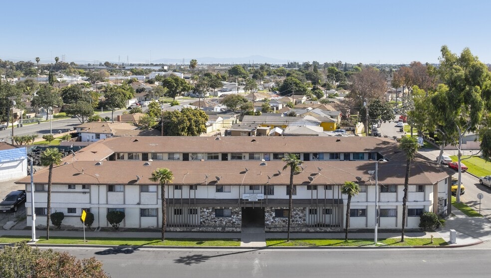Primary Photo Of 12424 Atlantic Ave, Lynwood Apartments For Sale