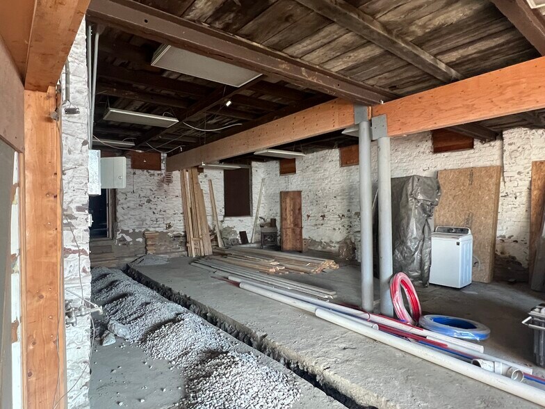 More Photos Of 1605 Broadway, Lorain Storefront Retail Residential For Sale