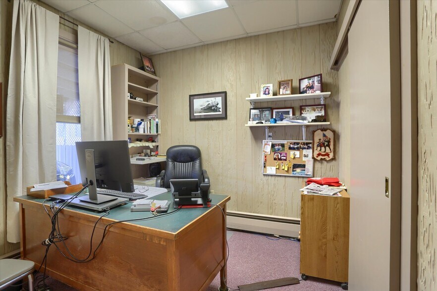 More Photos Of 3 S Market St, Shamokin Flex For Sale