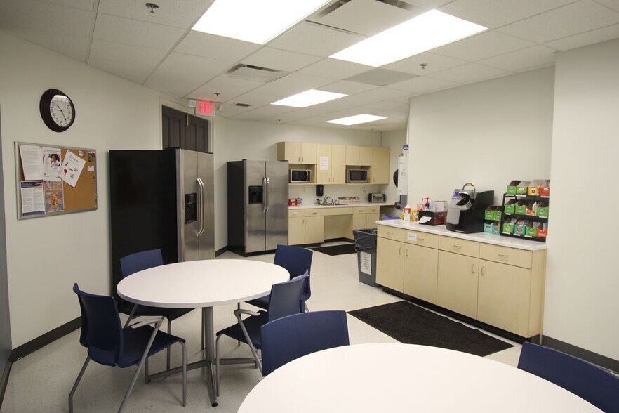 More Photos Of 3500 E Coliseum Blvd, Fort Wayne Office For Lease