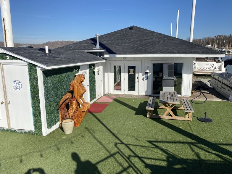 More Photos Of 1900 Victory Ln, Prospect Marina For Sale