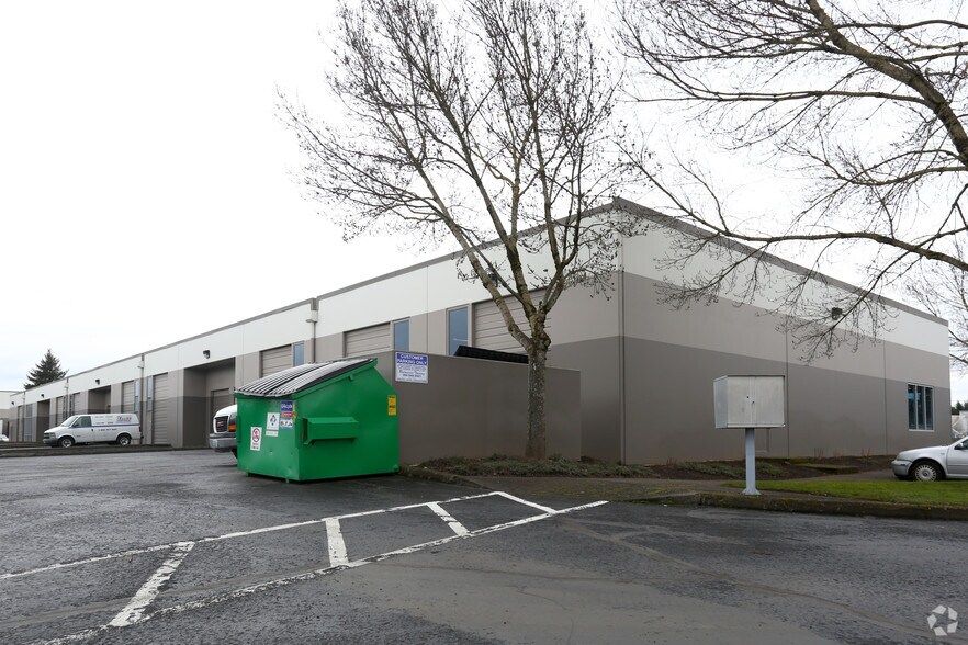 More Photos Of 3002-3004 NE 112th Ave, Vancouver Distribution For Lease