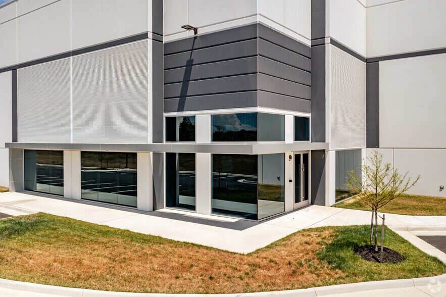 More Photos Of 7413 Cushing Rd, Manassas Refrigeration Cold Storage For Lease