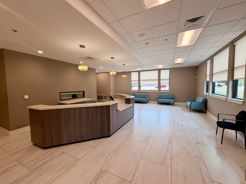 More Photos Of 1902 Windsor Pl, Fort Worth Medical For Lease