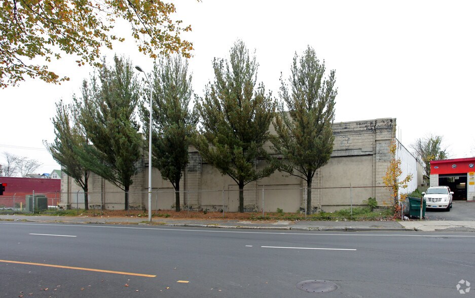 More Photos Of 31-43 Wordin Ave, Bridgeport Warehouse For Sale