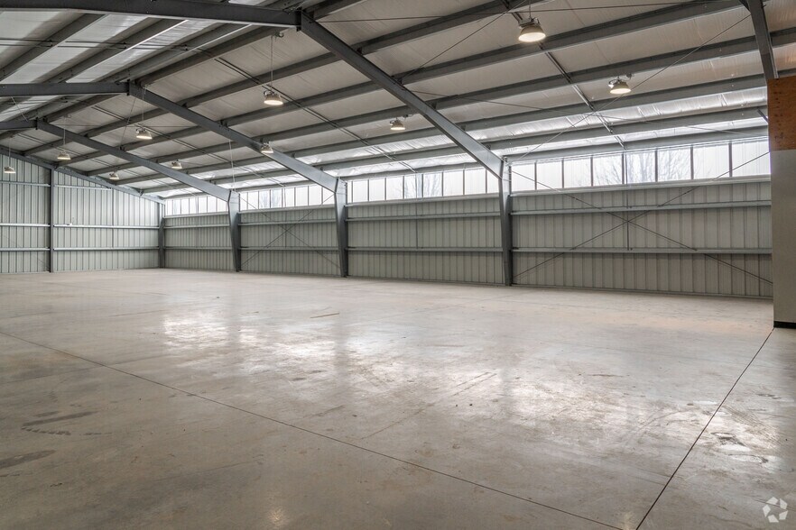 More Photos Of 3124 Blossom Dr NE, Salem Warehouse For Lease