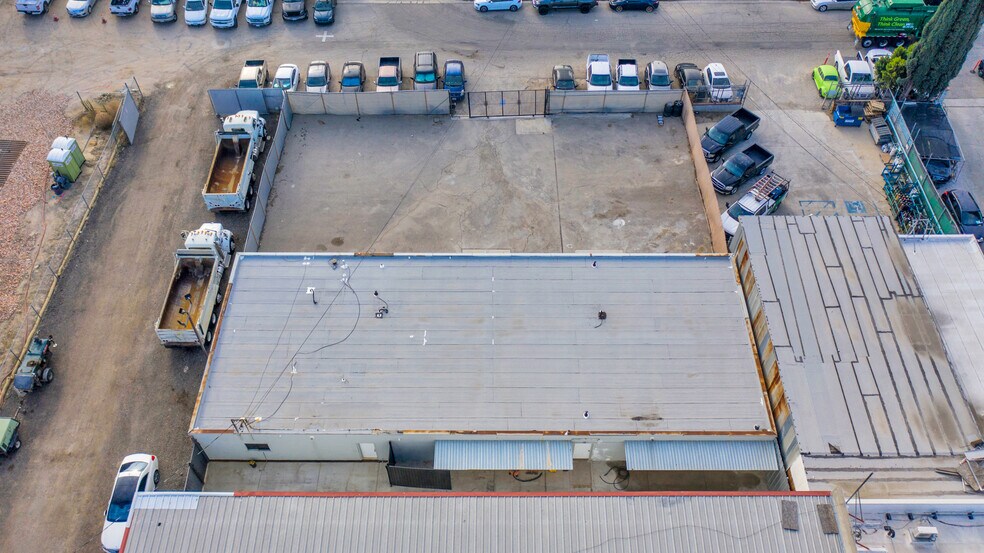 More Photos Of 23045 Drayton St, Santa Clarita Warehouse For Sale