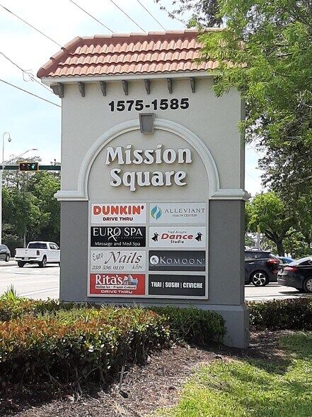 More Photos Of 1575 Pine Ridge Rd, Naples General Retail For Sale