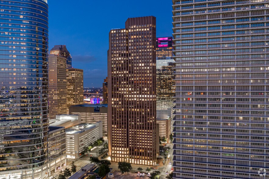 More Photos Of 1415 Louisiana St, Houston Office For Lease