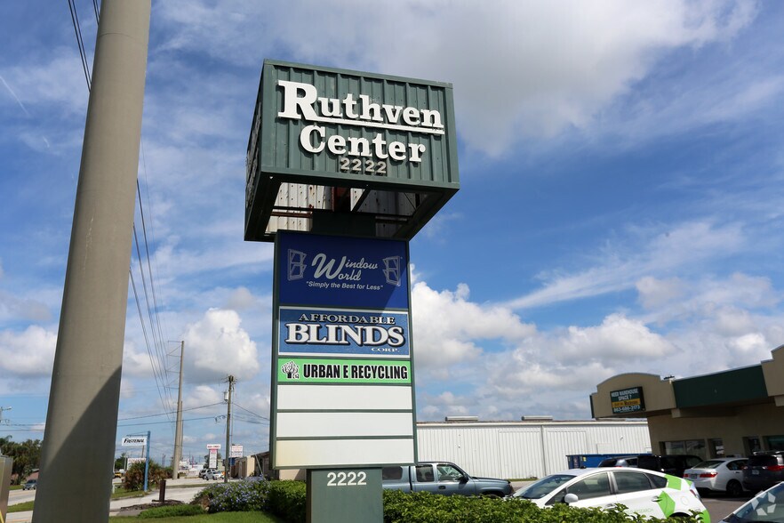 More Photos Of 2222 S Combee Rd, Lakeland Flex For Lease