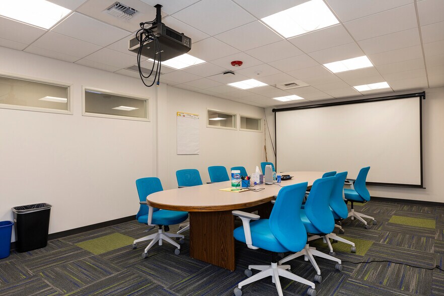 More Photos Of 4241 21st Ave W, Seattle Office For Lease