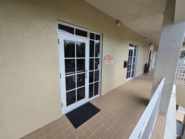 More Photos Of 5401 N University Dr, Coral Springs Medical For Sale
