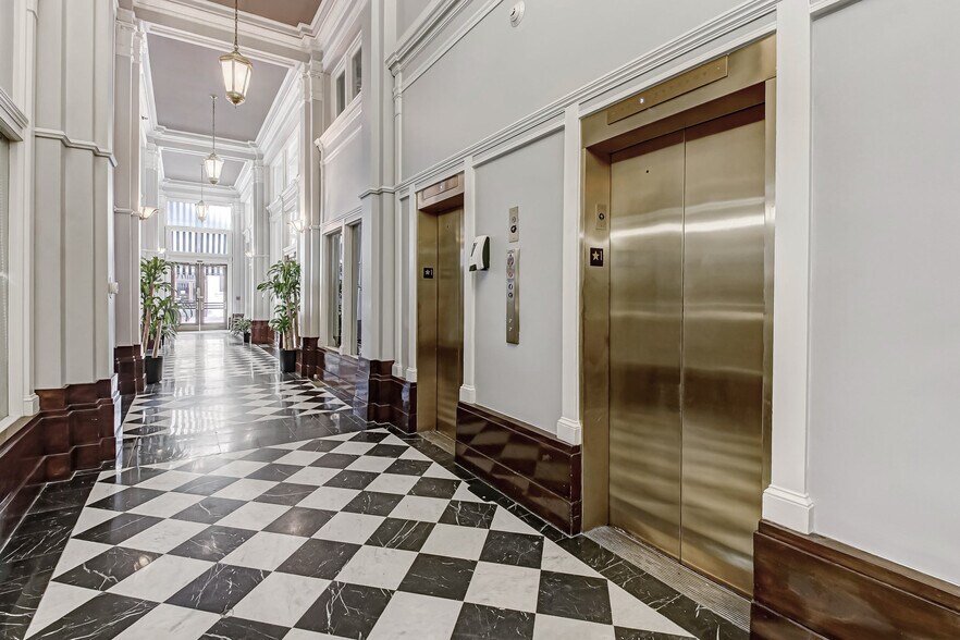 More Photos Of 24 Drayton St, Savannah Office For Lease