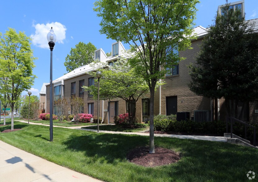 More Photos Of 6125-6161 Executive Blvd, Rockville Medical For Sale