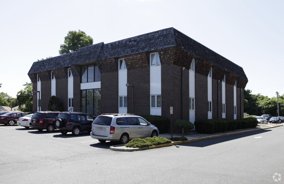 More Photos Of 20 Cambridge Dr, Matawan Medical For Lease