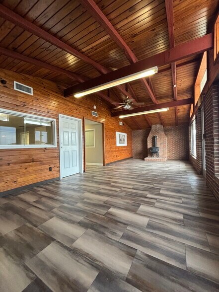 More Photos Of 810 Lydia Hwy, Hartsville Flex For Sale