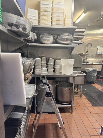 More Photos Of 7111 Pacific Blvd, Huntington Park Restaurant For Sale