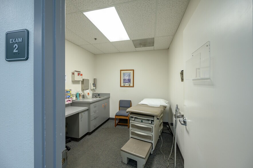 More Photos Of 308 N Villa Rd, Newberg Medical For Lease