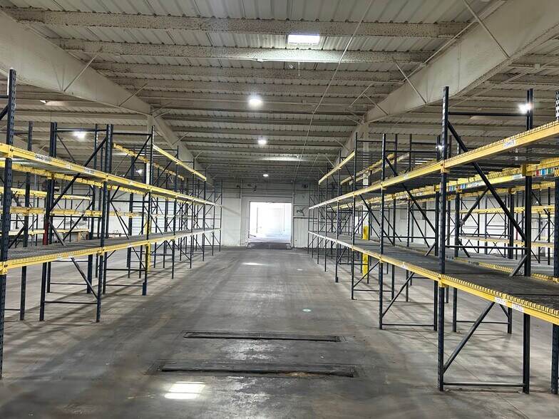 More Photos Of 9300 Southwest Dr, Fort Worth Warehouse For Lease