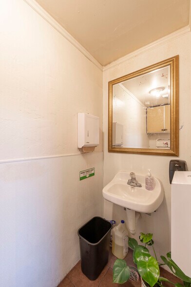 More Photos Of 637-639 Clement St, San Francisco Storefront Retail Residential For Sale