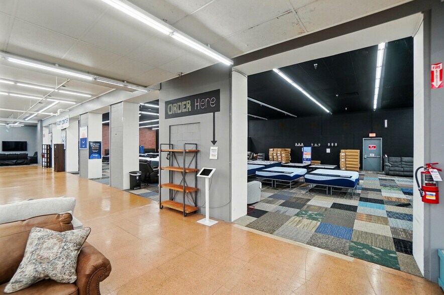 More Photos Of 50 Eswin St, Cincinnati Freestanding For Sale