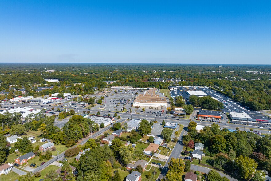 More Photos Of 7504-7598 W Broad St, Richmond Unknown For Lease