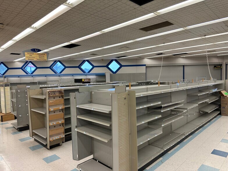 More Photos Of 4410 S Division Ave, Grand Rapids Drugstore For Sale