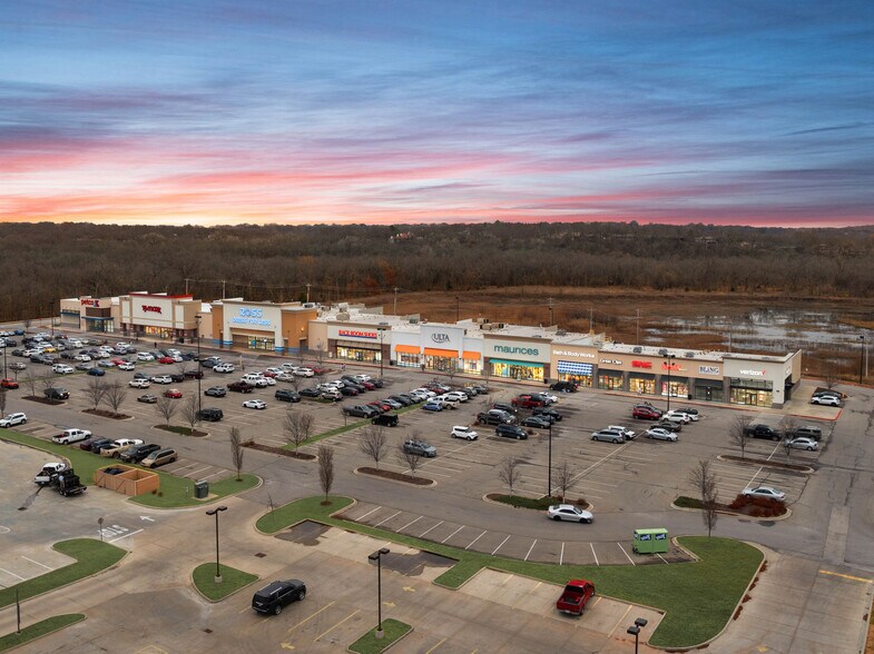 Primary Photo Of 2311-2709 SE Adams Blvd, Bartlesville Storefront For Sale