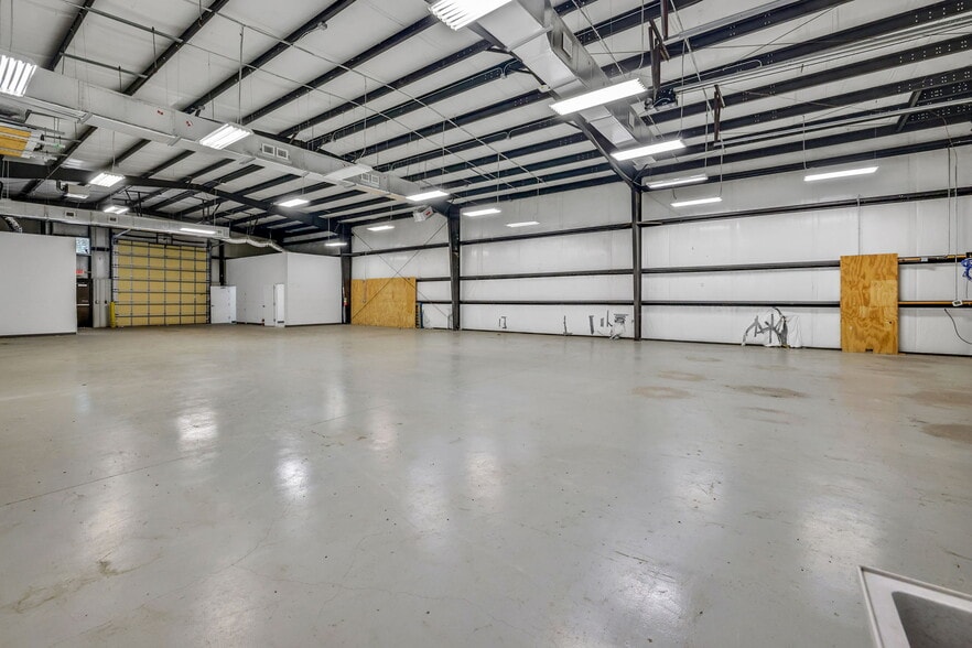 More Photos Of 201 Pickettville Rd, Jacksonville Warehouse For Lease