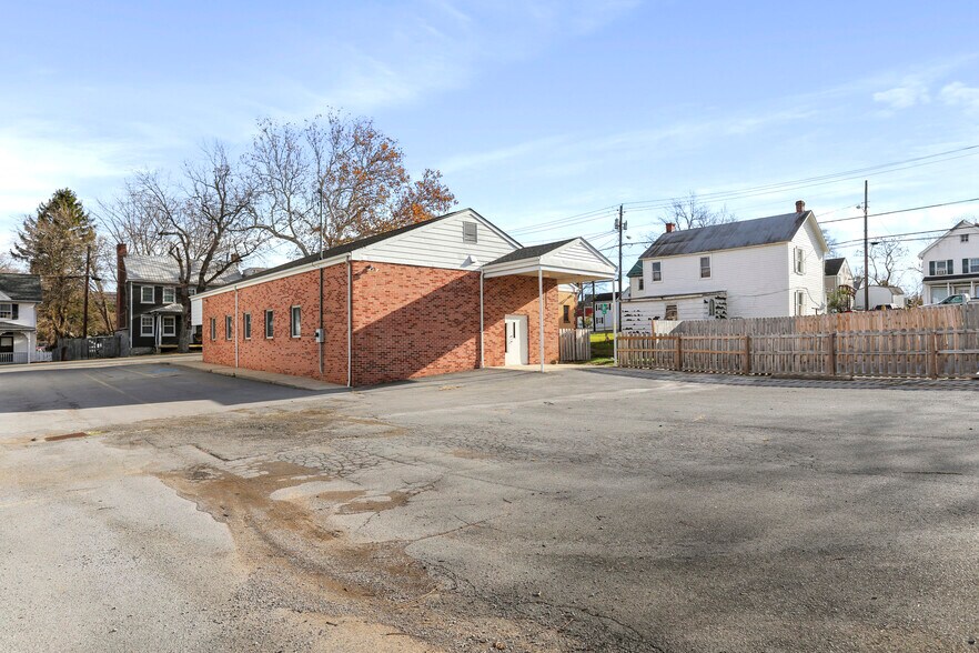 More Photos Of 103 W Main St, Hedgesville Office For Lease