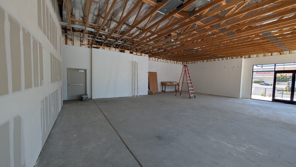 More Photos Of 2095 E Orangethorpe Ave, Placentia Fast Food For Lease