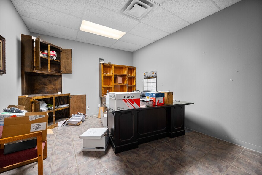 More Photos Of 12334 US-165, Glenmora Office For Sale