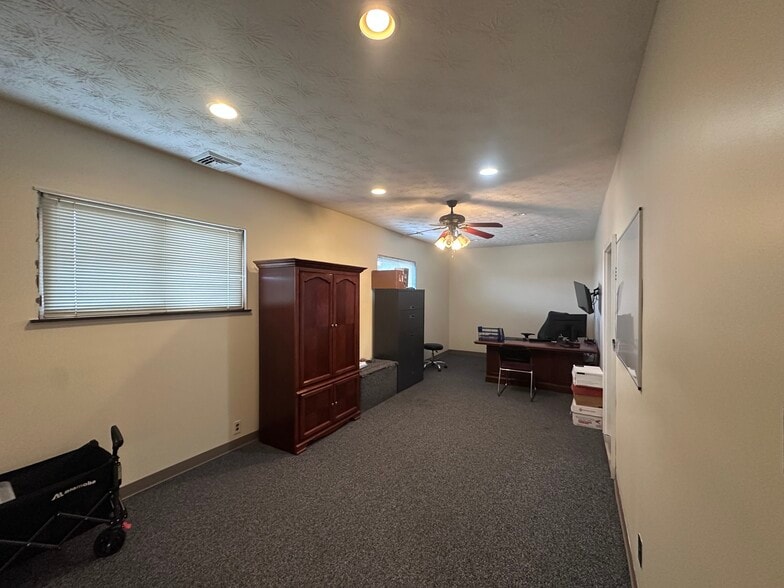 More Photos Of 2315 Stanley Ave, Dayton Light Distribution For Sale