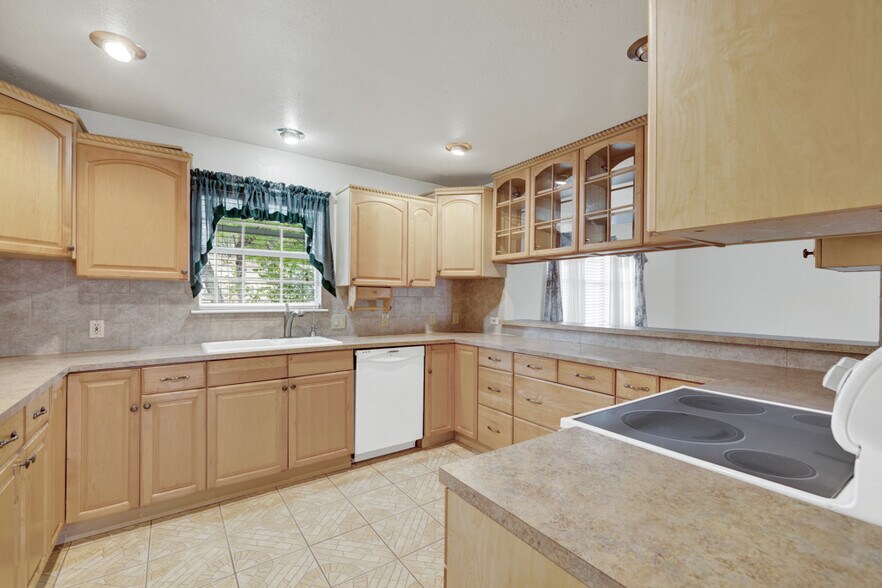 More Photos Of 200 Peggs Pl, Canyon Lake Specialty For Sale