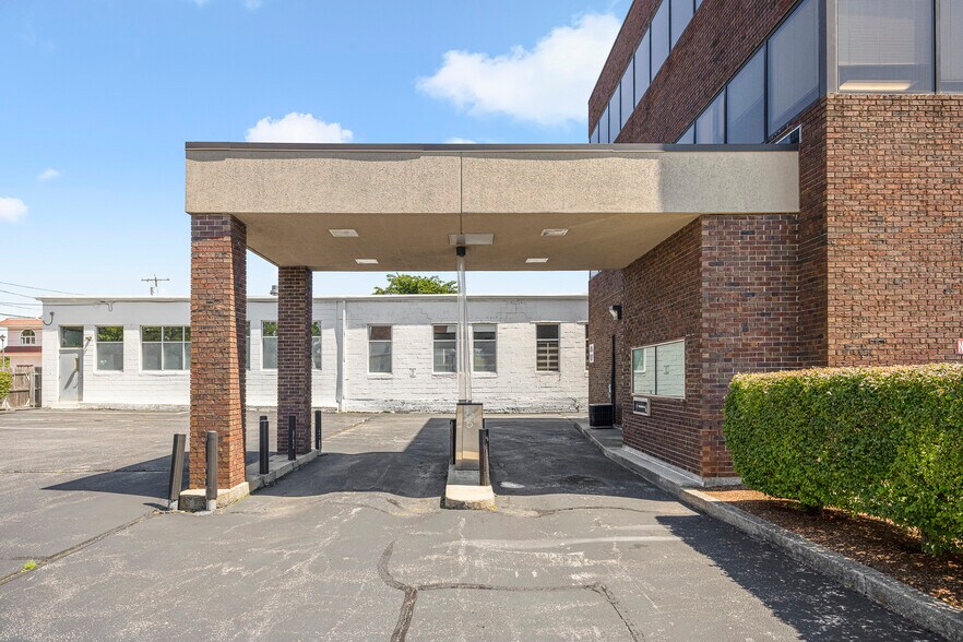 More Photos Of 999 S Broadway, East Providence Medical For Sale