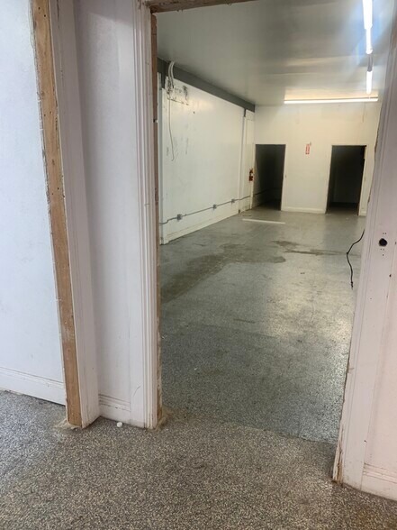 More Photos Of 180 S Alvarado St, Los Angeles Light Distribution For Lease