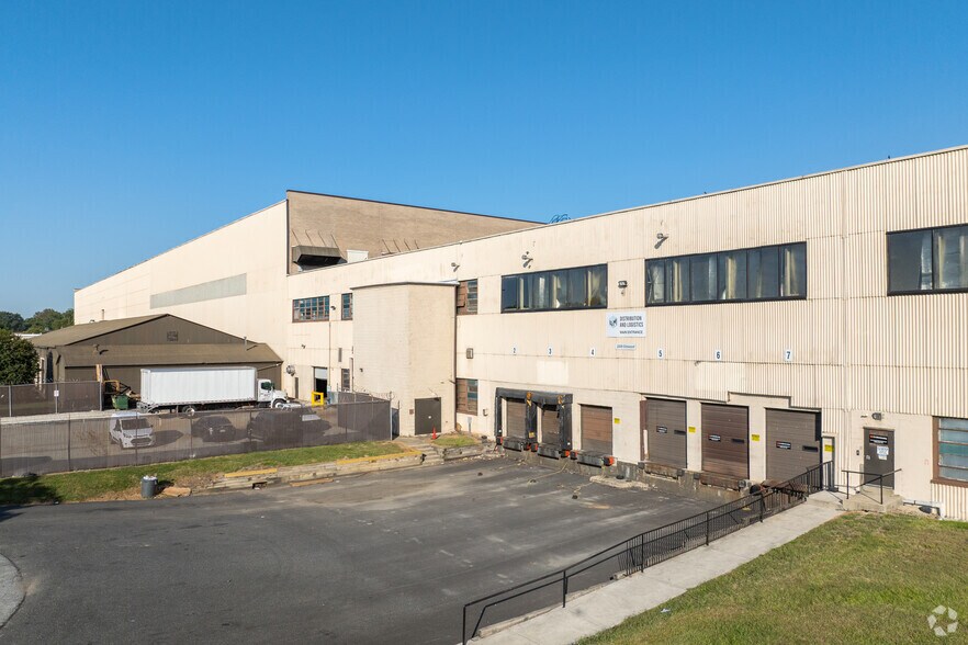 Primary Photo Of 2000-2009 Elmwood Ave, Sharon Hill Warehouse For Sale