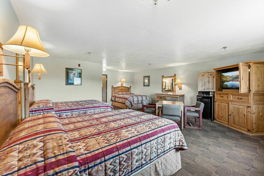 More Photos Of 205 Beaver Lodge Rd, Frisco Hotel For Sale