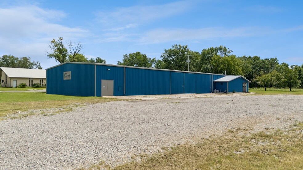 More Photos Of 1422 E Fairview Ave, Nowata Industrial For Sale