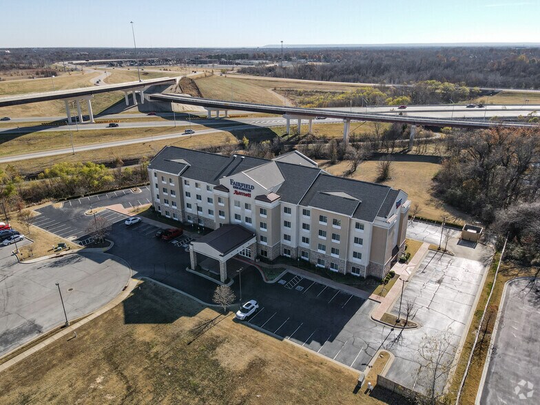 More Photos Of 9150 S 102nd St, Tulsa Hotel For Sale