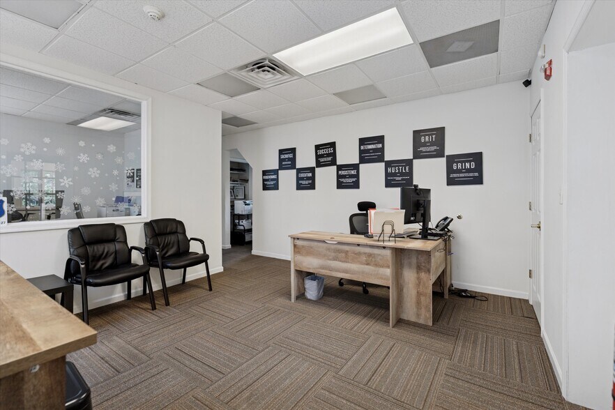 More Photos Of 18 W Evergreen Ave, Philadelphia Office Residential For Sale