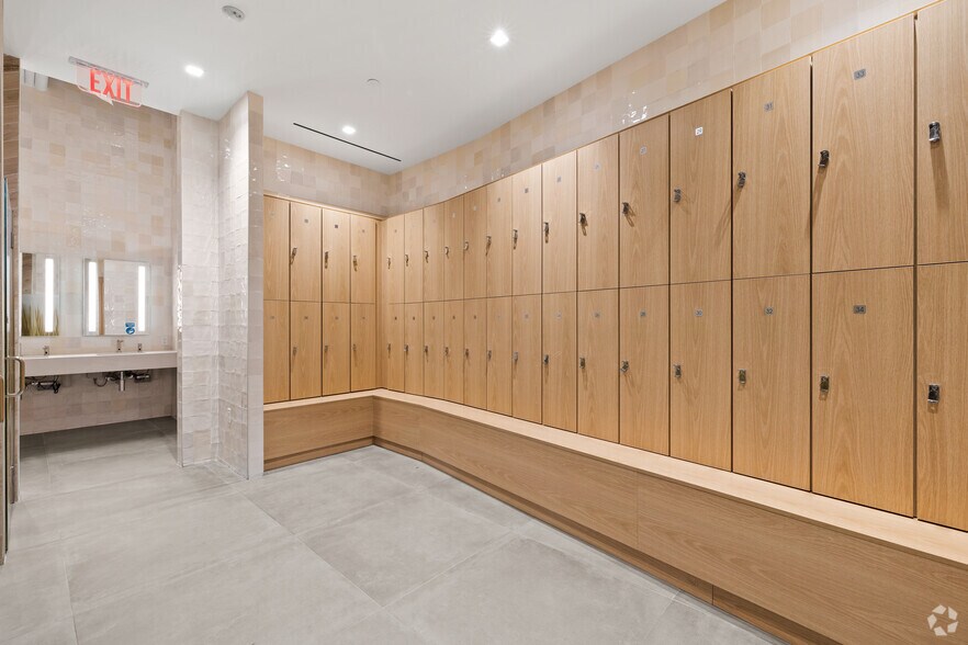 More Photos Of 801 Main Ave, Norwalk Unknown For Lease