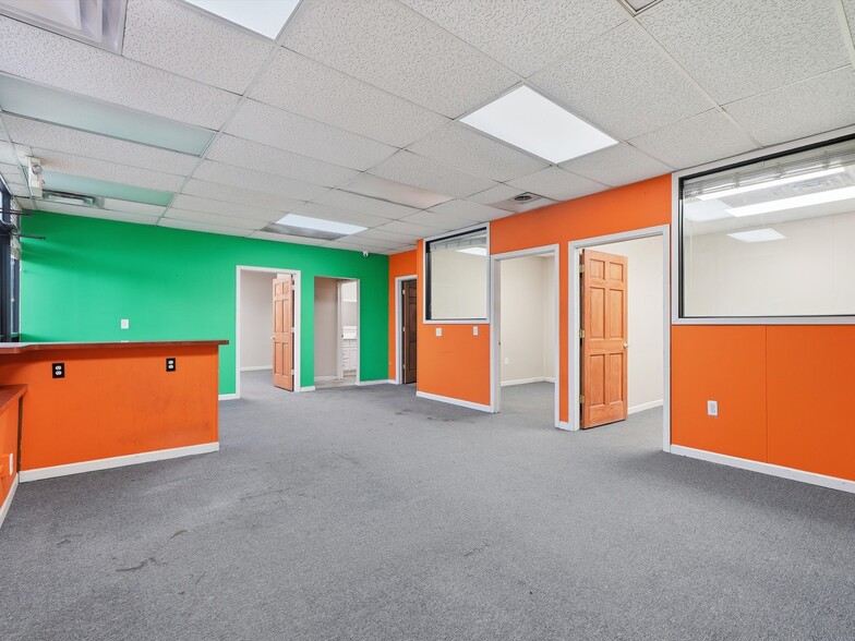 More Photos Of 832 W 11 Mile Rd, Madison Heights Warehouse For Sale