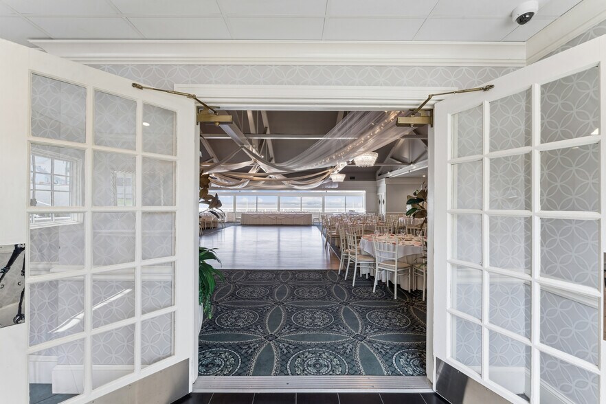 More Photos Of 62 Cove St, New Haven Specialty For Sale