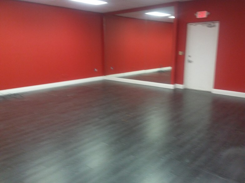 More Photos Of 3115 NW 10th Ter, Oakland Park Unknown For Lease