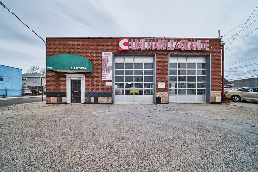 Primary Photo Of 2100 Jericho Tpke, Garden City Park Warehouse For Lease