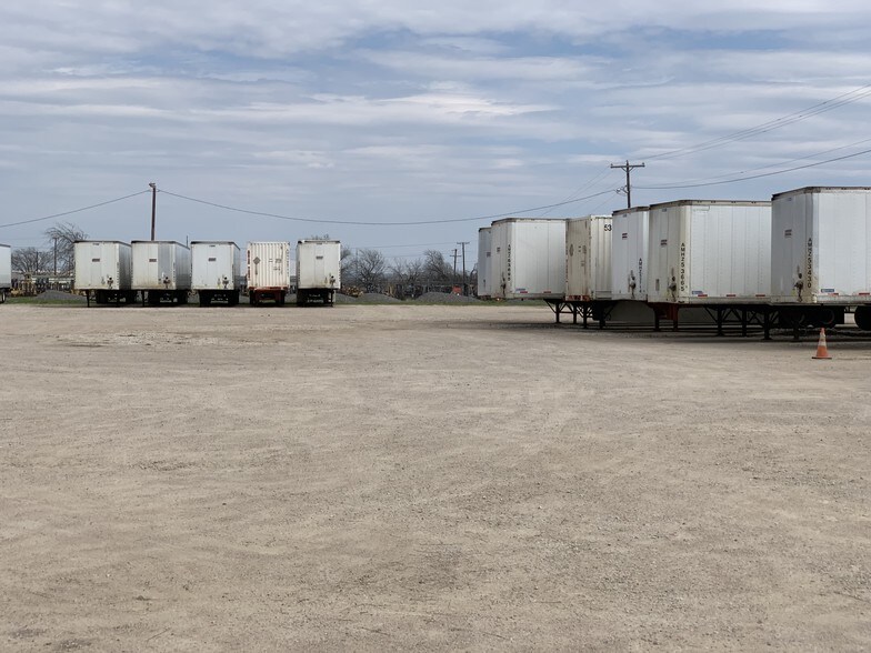 Primary Photo Of 1815 E Hicks Field Rd, Fort Worth Land For Lease