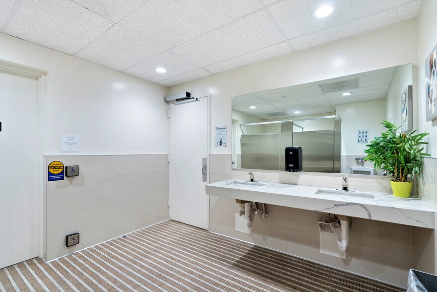 More Photos Of 330 N D St, San Bernardino Medical For Lease